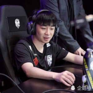  德甲半程最佳阵容争议声四起  